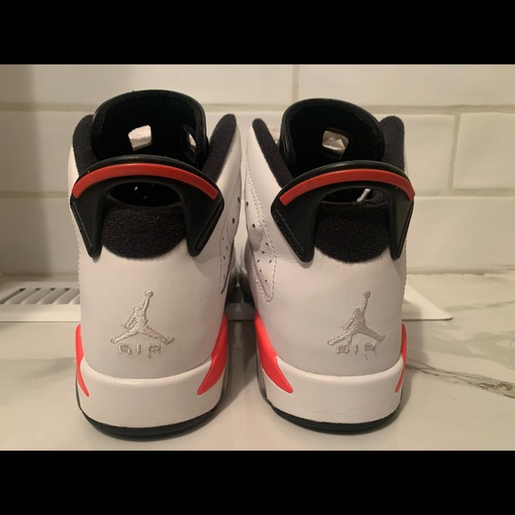 Jordan Retro 6 Size 5Y or Women’s 6.5 - Picture 6 of 10